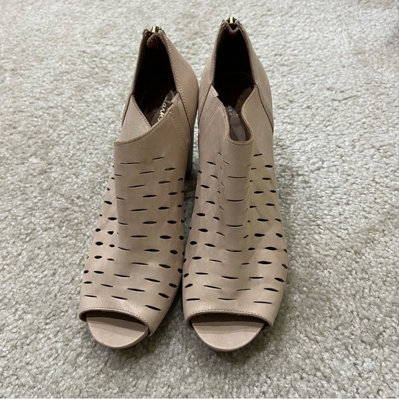 CLARKS Okena Leather Peep Toe Heeled Shoes Heels Back Zip Size 9 Beige, - Picture 13 of 16